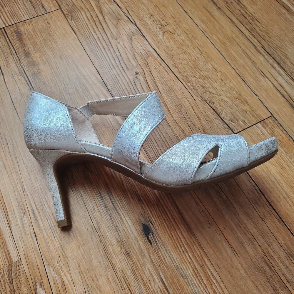 Dress shoes